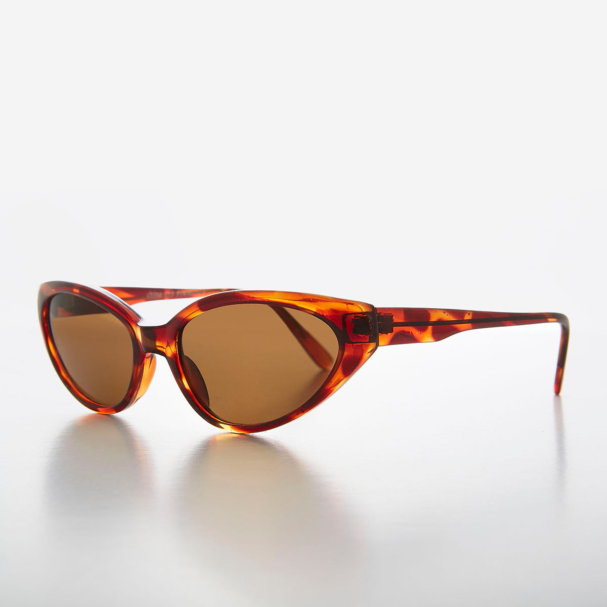Shallow Lens Extreme Cat Eye Sunglass - Alexa