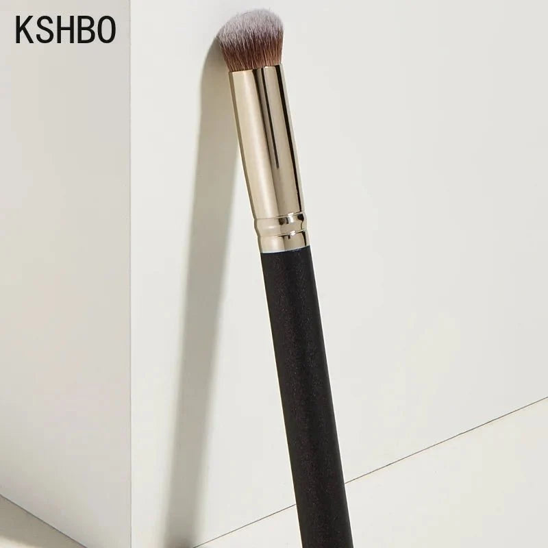 Angled Seamless Makeup Brushes