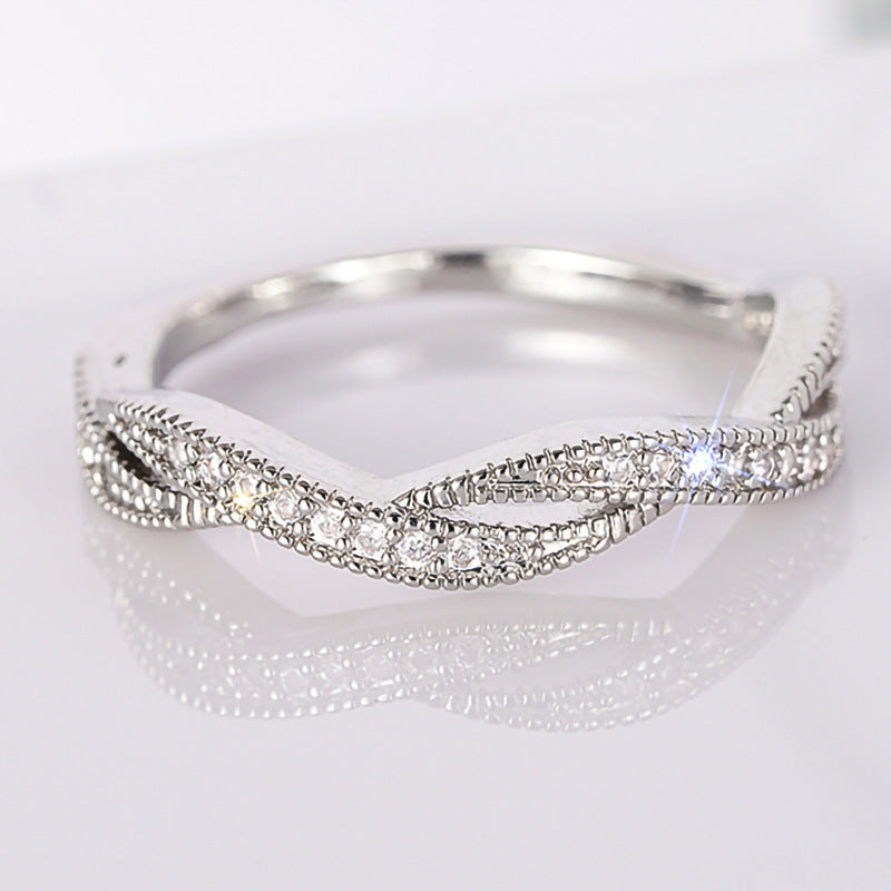 Everyday Lightweight Luxury Twisted-cross Wedding Ring